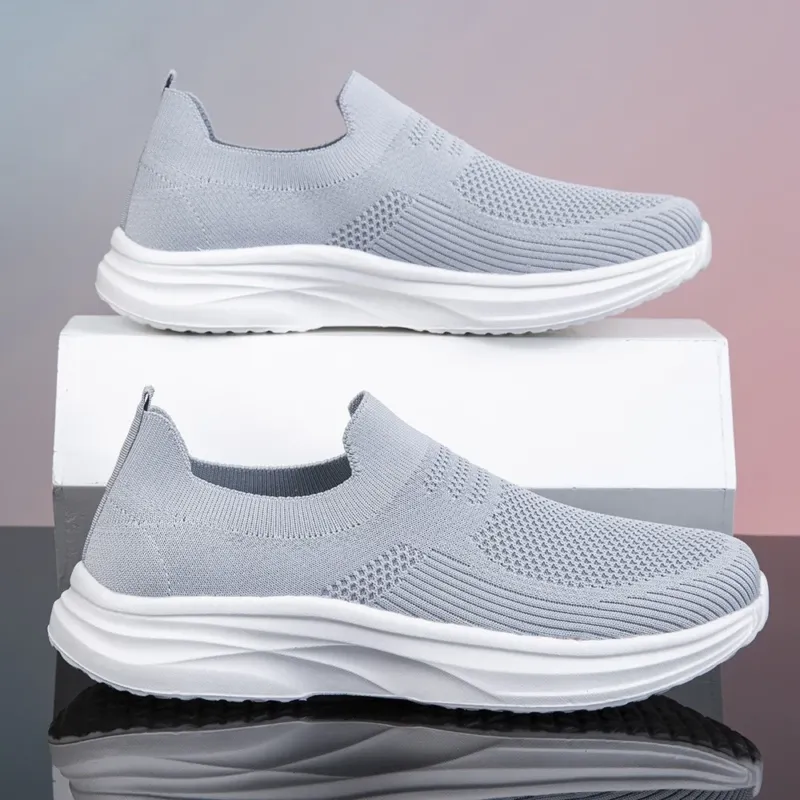 Damen gestrickter Sockensneaker mit stoßdämpfender Keilsohle und nahtlosem Slip-On – Névara
