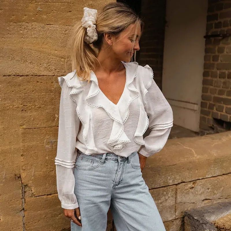 Damen Leichte V-Ausschnitt-Bluse mit Volantfront, Lochstickerei und Ballonärmeln – Élovi