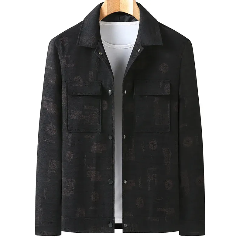 Herren Leichtes strukturiertes Overshirt mit aufgesetzten Pattentaschen und dezentem Allover-Print – Taviero