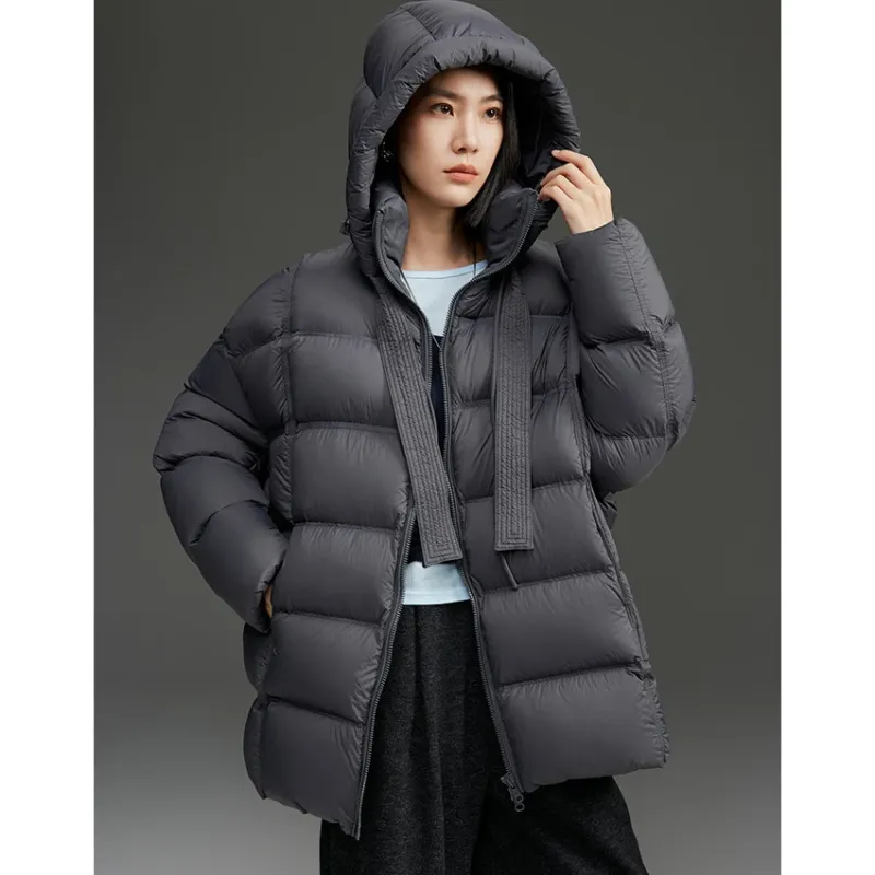 Damen Boxy-Steppjacke mit übergroßem Thermokragen und dekorativen Kordel-Details Echoarchiv